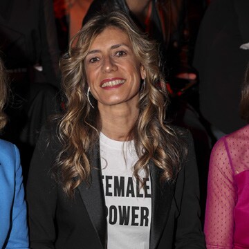 Begoña Gómez vuelve a apoyar la moda española, esta vez con un 'look' con mensaje